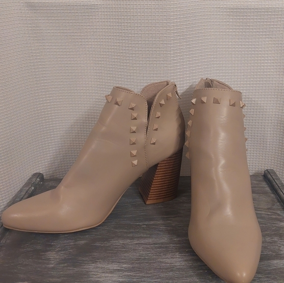 Mari A. Norma Taupe/ tan Chunky Block Heel Studded Booties - Picture 2 of 12
